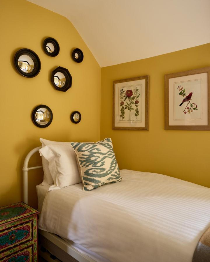 Townhouse Suites- Abbey Row Malmesbury Exterior foto