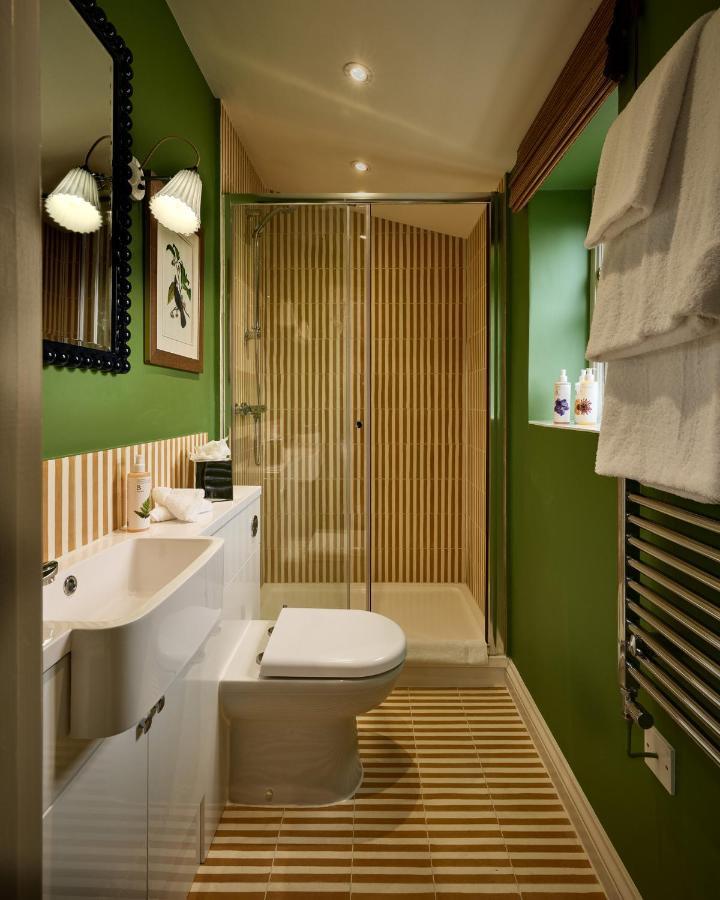 Townhouse Suites- Abbey Row Malmesbury Exterior foto